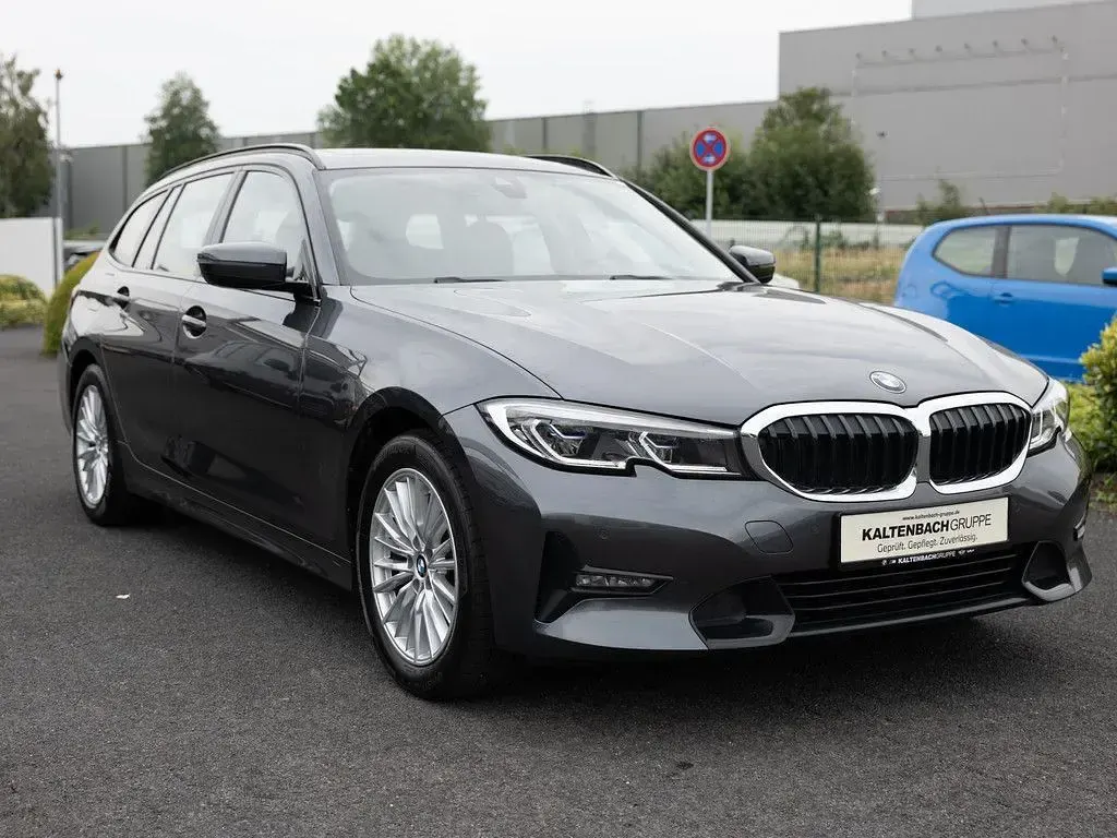Gebraucht BMW 320 Sport Line 190 PS (139 kW) 2022 Grau Kombi