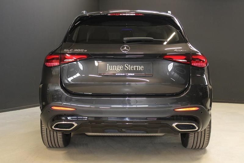 Gebraucht Mercedes GLC300e Premium 204 PS (150 kW) 2025 Grau SUV