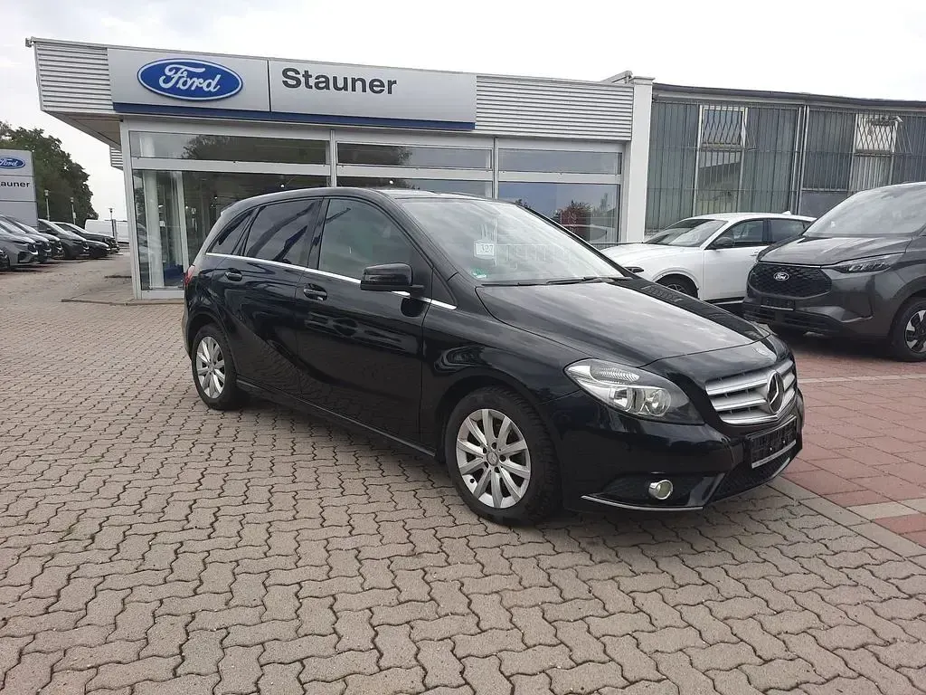 Gebraucht Mercedes B200 136 PS (100 kW) 2016 Schwarz Kleinwagen