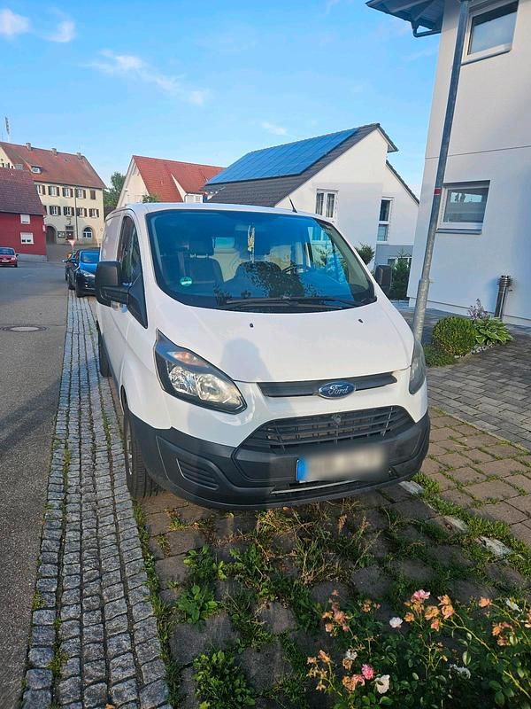 Weiß Gebraucht 2016 Ford Transit Kombi | 10.999 € - Bild 1/4