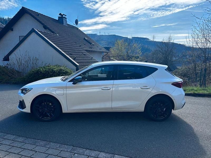 Gebraucht Cupra Leon 204 PS (150 kW) 2021 Weiß Limousine