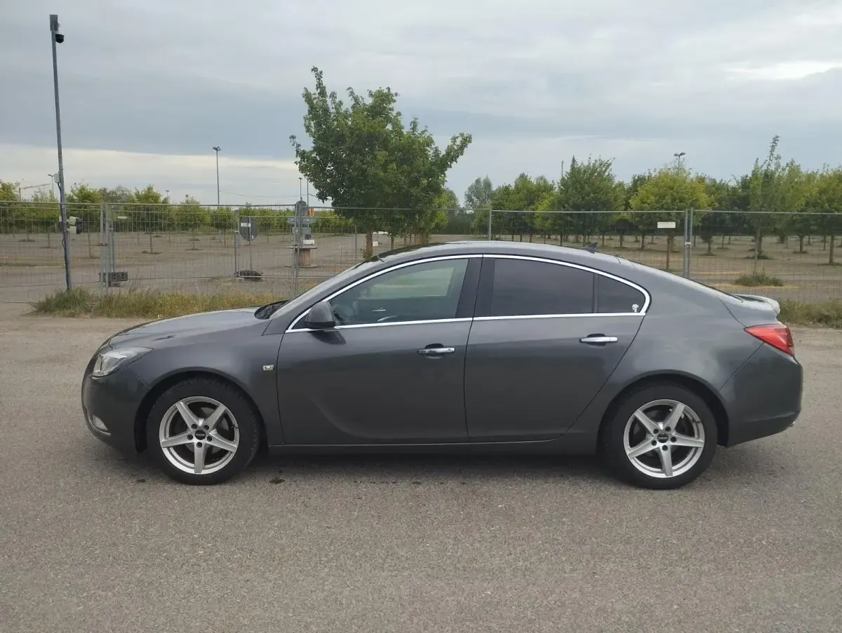 Gebraucht Opel Insignia Cosmo 160 PS (117 kW) 2008 Grau Limousine