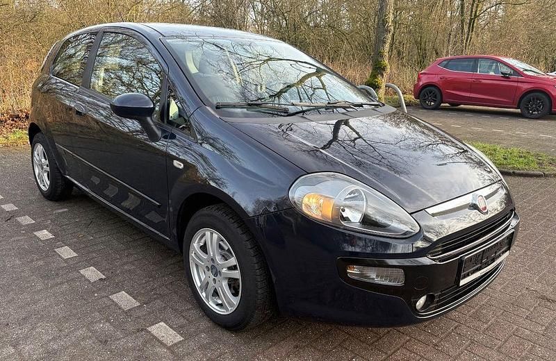 Blau Gebraucht 2011 Fiat Punto Limousine | 3.750 € (Fairer Preis) - Bild 1/4
