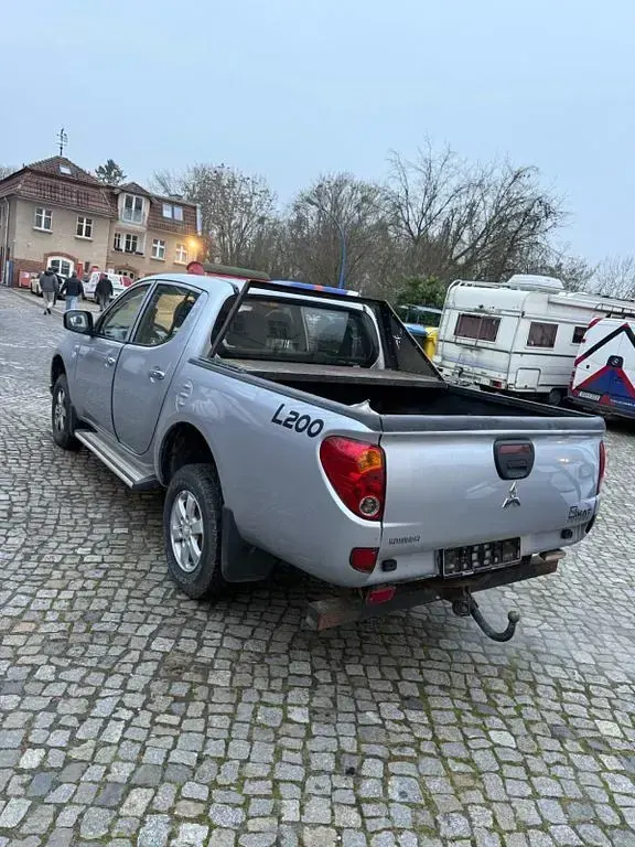 Gebraucht Mitsubishi L200 136 PS (100 kW) 2012 Silber Pickup