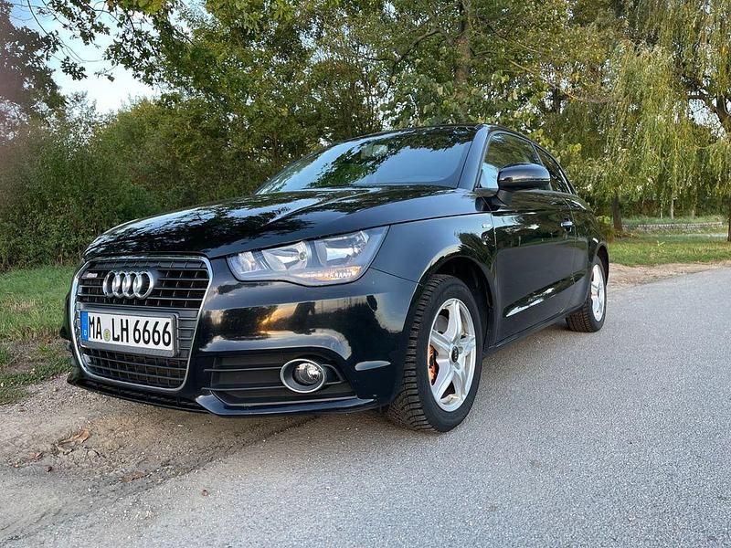 Schwarz Gebraucht 2011 Audi A1 Ambition Kleinwagen | 4.800 € (Guter Preis) - Bild 1/4