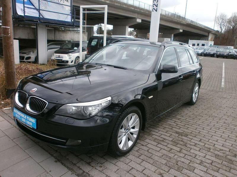 Gebraucht BMW 523 190 PS (139 kW) 2008 Schwarz Kombi