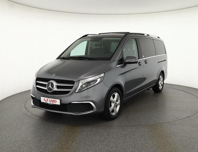 Grau Gebraucht 2021 Mercedes V300 Van / Kleinbus | 52.785 € (Fairer Preis) - Bild 1/4