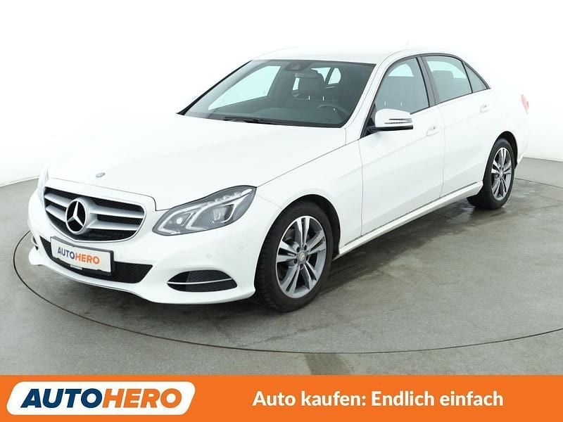 Gebraucht Mercedes E220 Avantgarde 170 PS (125 kW) 2015 Weiß Limousine