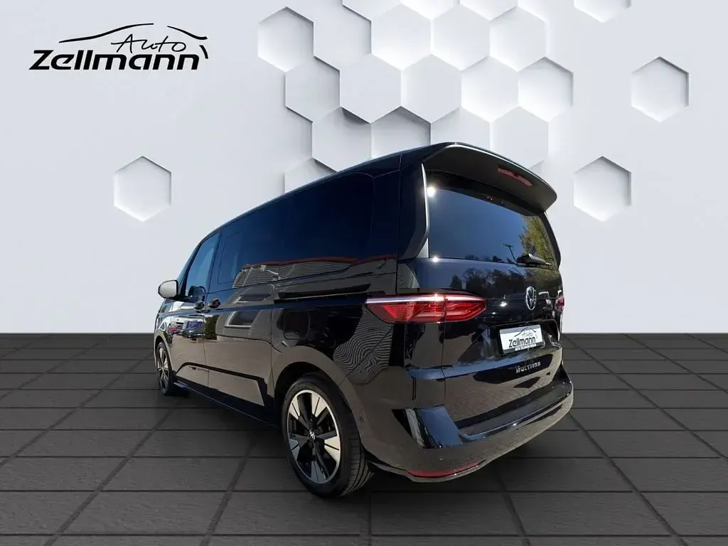 Gebraucht VW T7 Life 150 PS (110 kW) 2025 Deep black Van