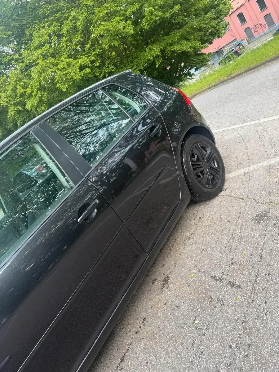 Gebraucht VW Golf V 84 PS (61 kW) 2007 Schwarz Kleinwagen