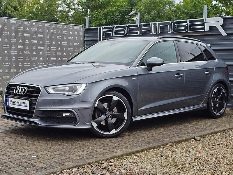 Grau Gebraucht 2017 Audi A3 S-Line Limousine | 17.980 € - Bild 1/4