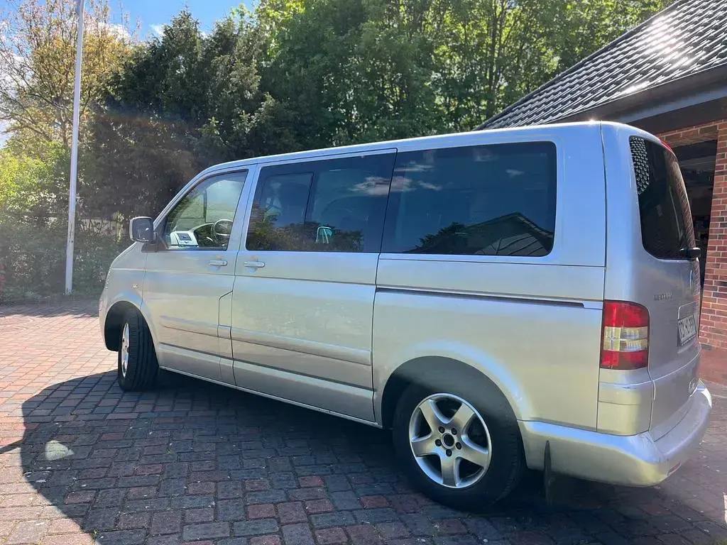 Używany VW Multivan 174 KM (127 kW) 2006 Srebrny Minivan