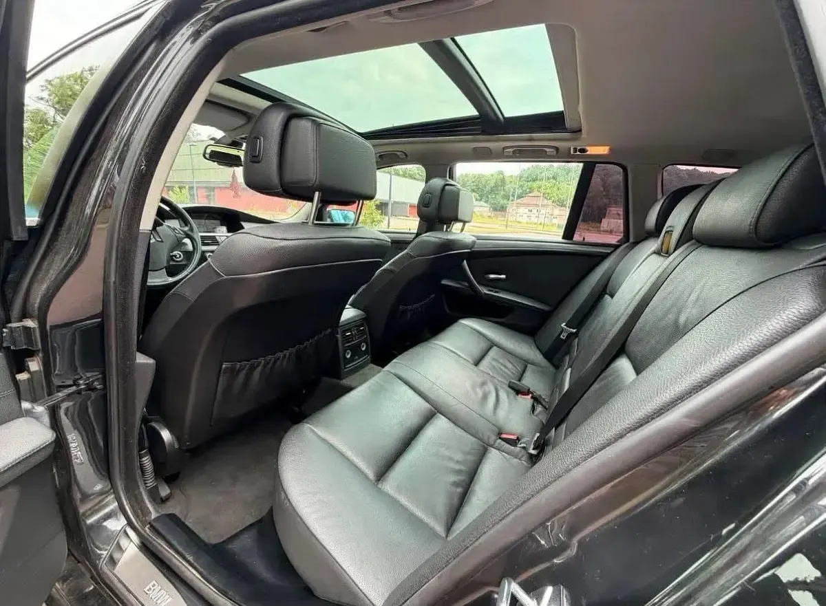 Gebraucht BMW 525 197 PS (144 kW) 2008 Schwarz Kombi