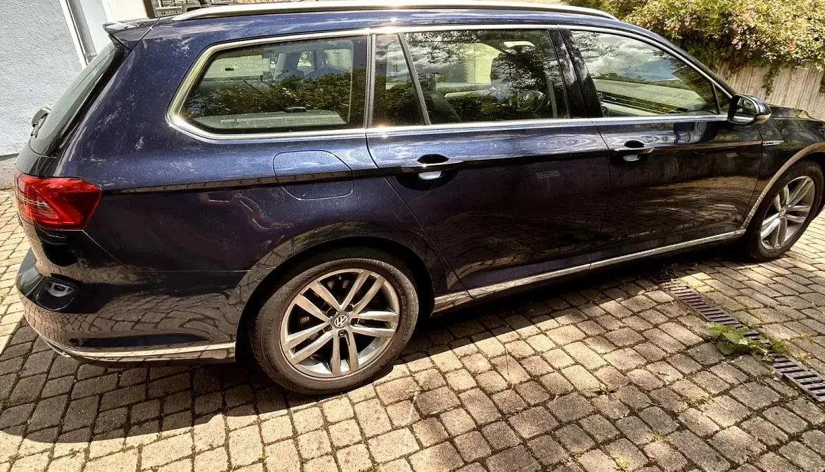 Gebraucht VW Passat Highline 239 PS (175 kW) 2016 Blau Kombi