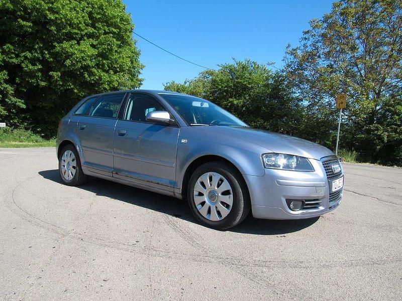 Gebraucht Audi A3 Attraction 116 PS (85 kW) 2004 Silber Kleinwagen