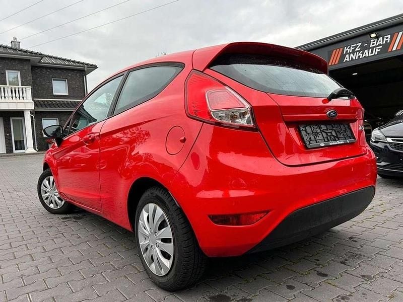Gebraucht Ford Fiesta 65 PS (47 kW) 2016 Rot Kleinwagen