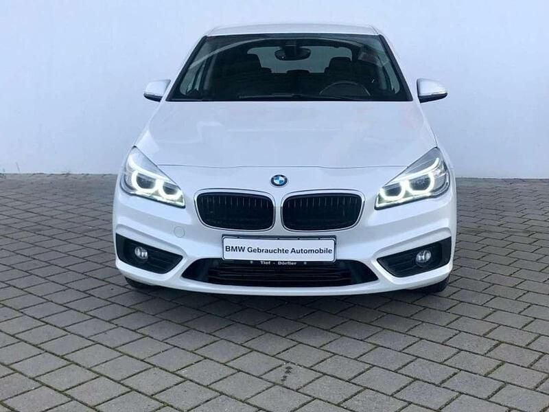 Gebraucht BMW 225 Active Tourer Advantage 231 PS (169 kW) 2018 Weiß Van / Kleinbus