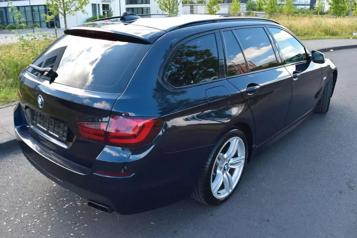 Gebraucht BMW 550 381 PS (280 kW) 2013 Carbonschwarz metallic Kombi