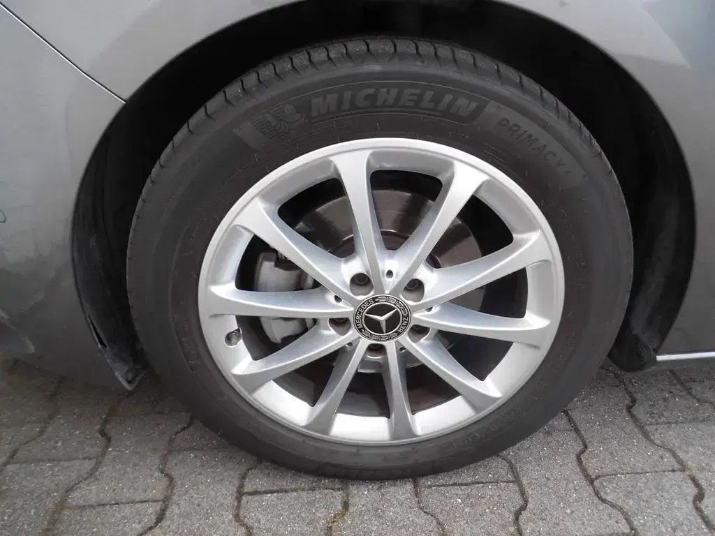 Gebraucht Mercedes B200 Progressive 163 PS (119 kW) 2020 Grau Kleinwagen