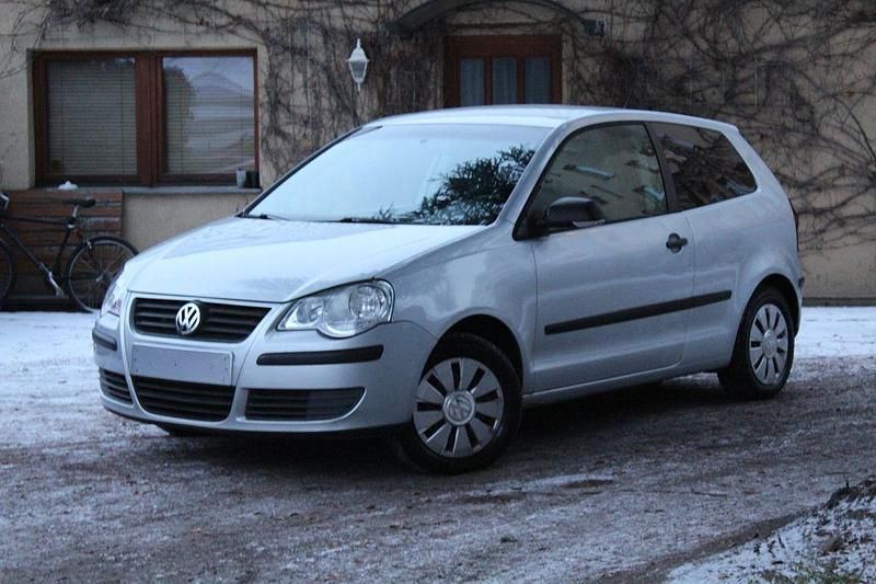 Silber Gebraucht 2005 VW Polo Trendline Kleinwagen | 2.599 € (Fairer Preis) - Bild 1/4