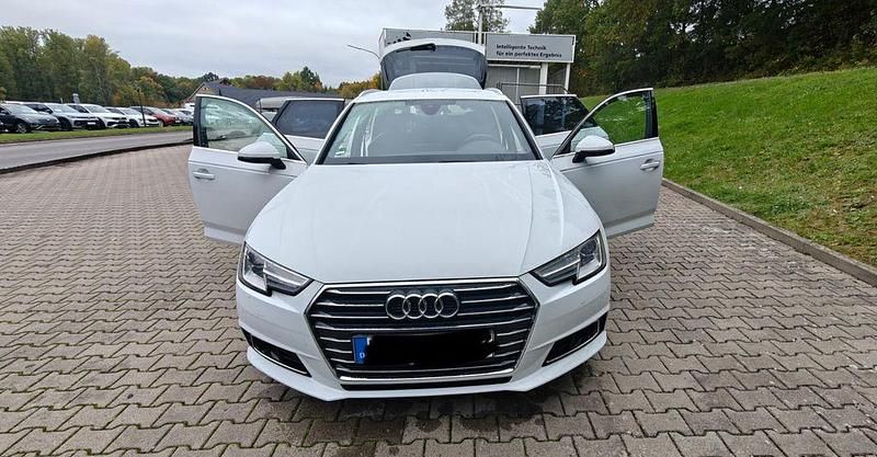 Weiß Gebraucht 2018 Audi A4 Ambiente Kombi | 23.800 € (Etwas zu teuer) - Bild 1/4