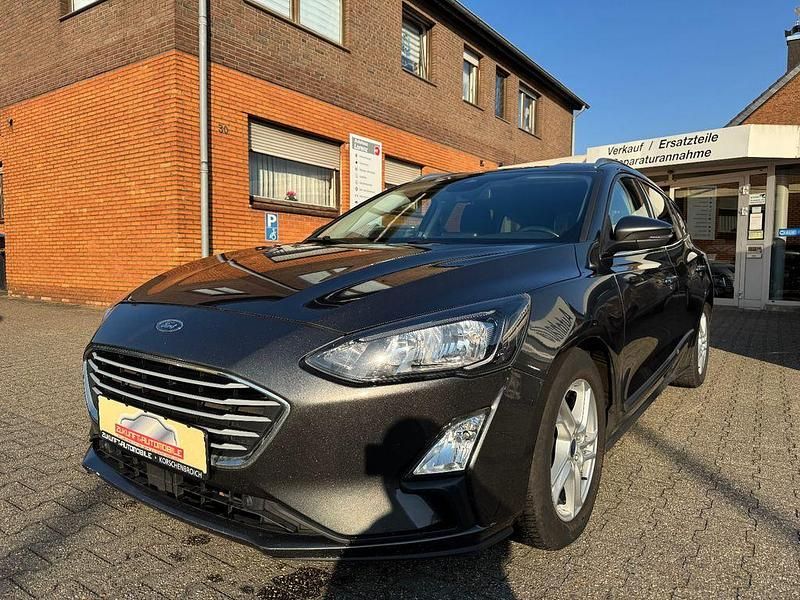 Gebraucht Ford Focus Cool & Connect 120 PS (88 kW) 2020 Grau Kombi