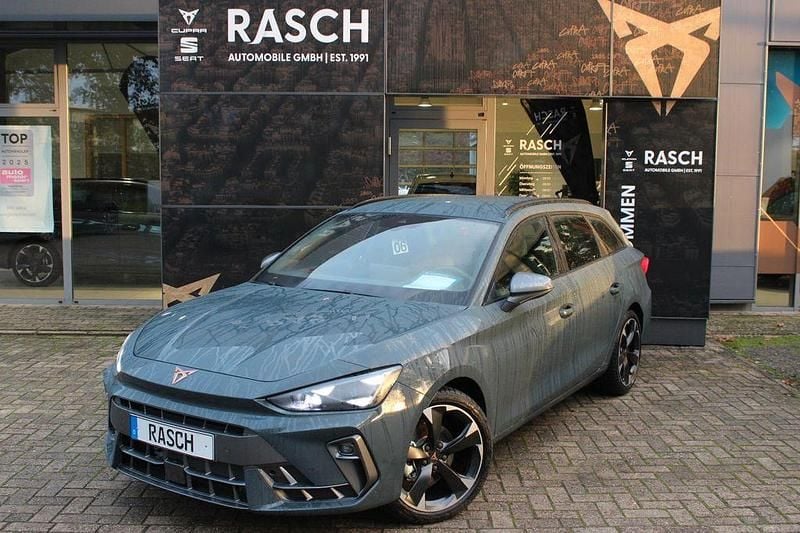 Neu Cupra Leon 150 PS (110 kW) 2025 Blau Limousine