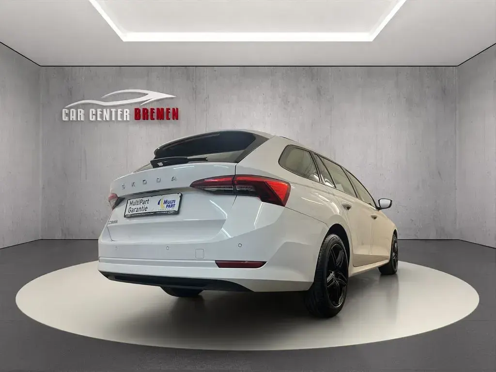 Gebraucht Skoda Octavia Ambition 150 PS (110 kW) 2021 Weiß Kombi