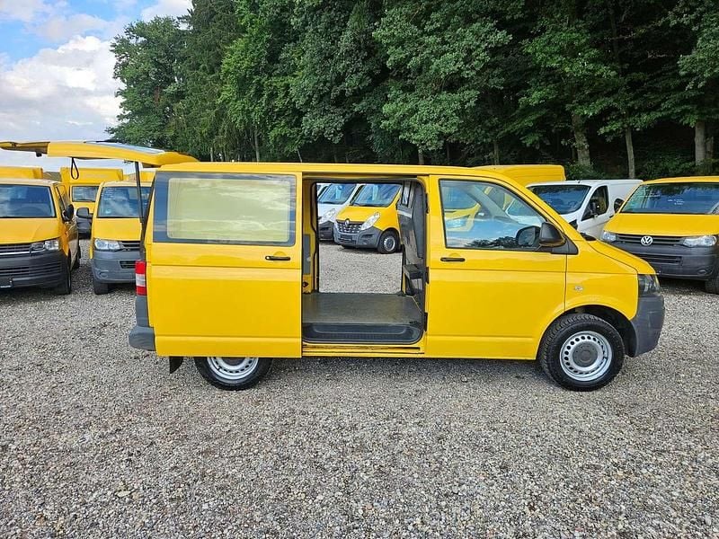 Gebraucht VW T5 84 PS (61 kW) 2015 Ginstergelb r1032 Van