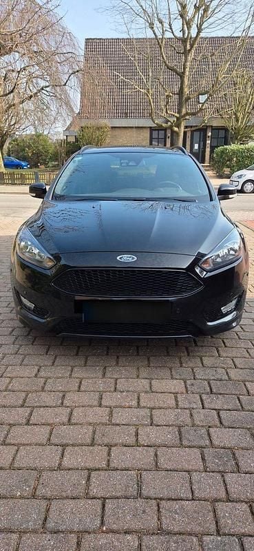 Gebraucht Ford Focus ST-Line 120 PS (88 kW) 2017 Schwarz Kombi