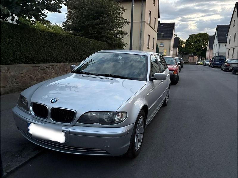 Silber Gebraucht 2004 BMW 318 Kombi | 2.150 € (Fairer Preis) - Bild 1/4