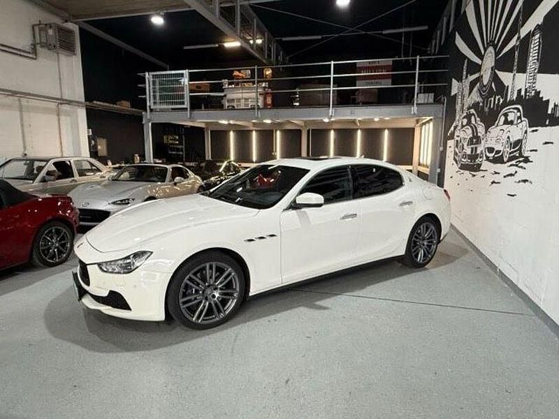 Gebraucht Maserati Ghibli 349 PS (256 kW) 2016 Weiß Limousine