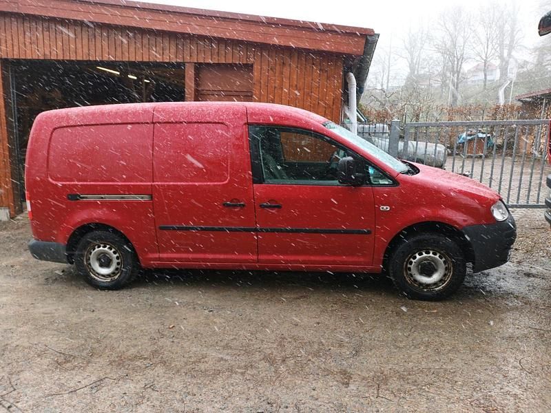 Gebraucht VW Caddy Maxi 105 PS (77 kW) 2009 Rot Van / Kleinbus