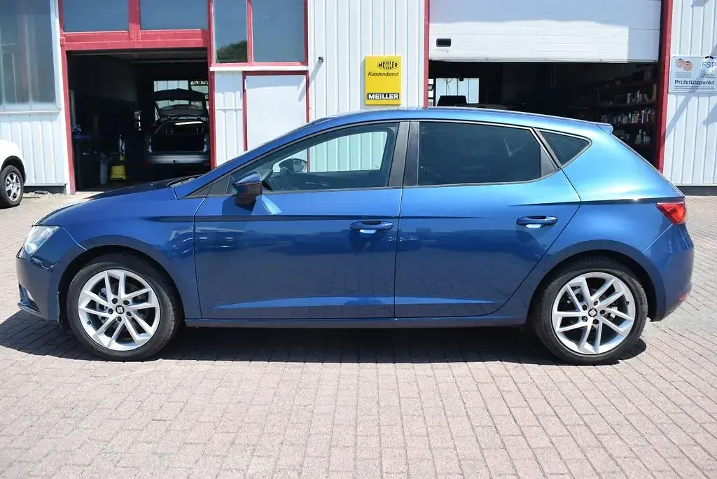 Gebraucht Seat Leon Style 105 PS (77 kW) 2014 Blau Limousine
