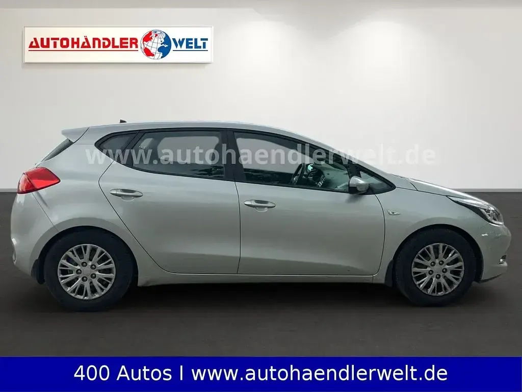 Gebraucht Kia Ceed 135 PS (99 kW) 2013 Silbermet. Kleinwagen