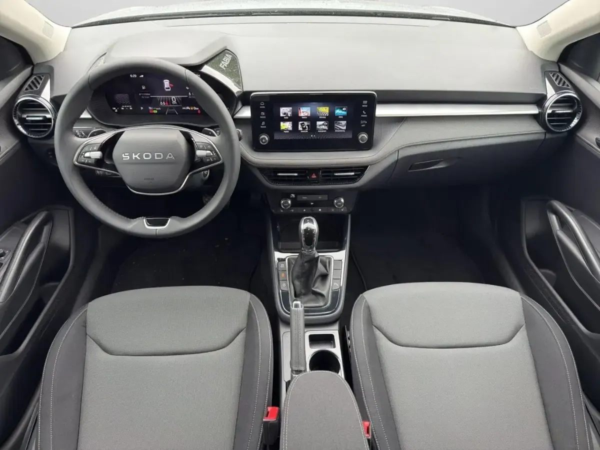 Gebraucht Skoda Fabia Tour 116 PS (85 kW) 2025 Brillantsilber metallic (metallic) Kleinwagen