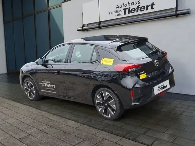 Gebraucht Opel Corsa-e 100 kW (136 PS) 2023 Schwarz Kleinwagen