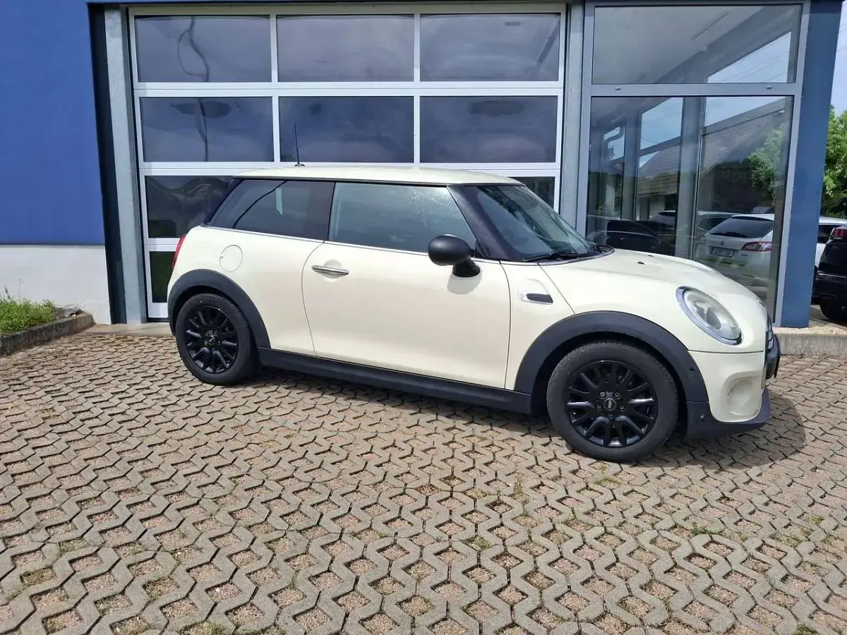 Gebraucht Mini ONE 102 PS (75 kW) 2015 Pepper white Kleinwagen