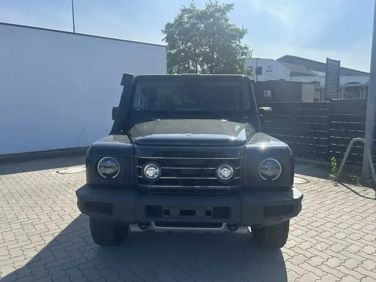 Neu Ineos Grenadier 286 PS (210 kW) 2026 Grau Limousine