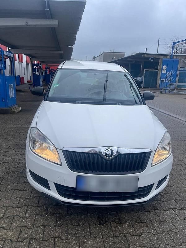 Gebraucht Skoda Roomster Active 69 PS (50 kW) 2013 Silber Van / Kleinbus