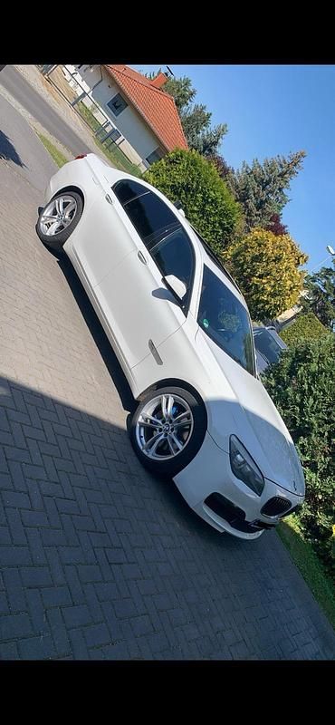 Weiß Gebraucht 2012 BMW 740 M Sport Limousine | 14.700 € (Teuer) - Bild 1/4