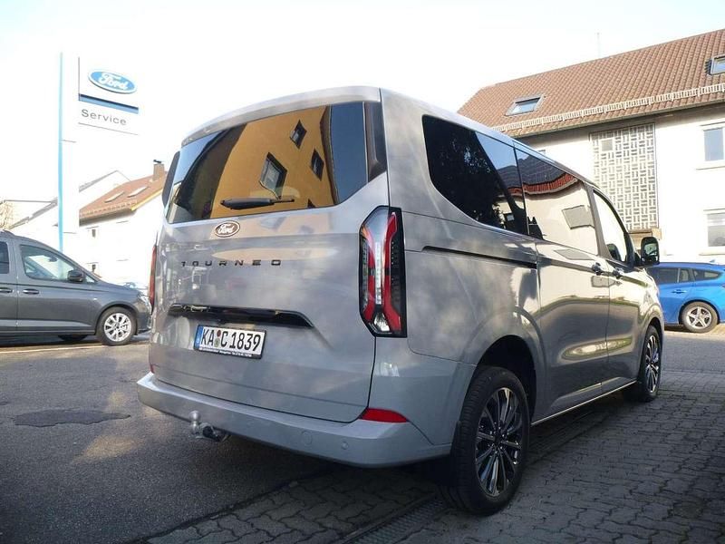 Neu Ford Tourneo Titanium X 170 PS (125 kW) 2026 Grey matter Van / Kleinbus