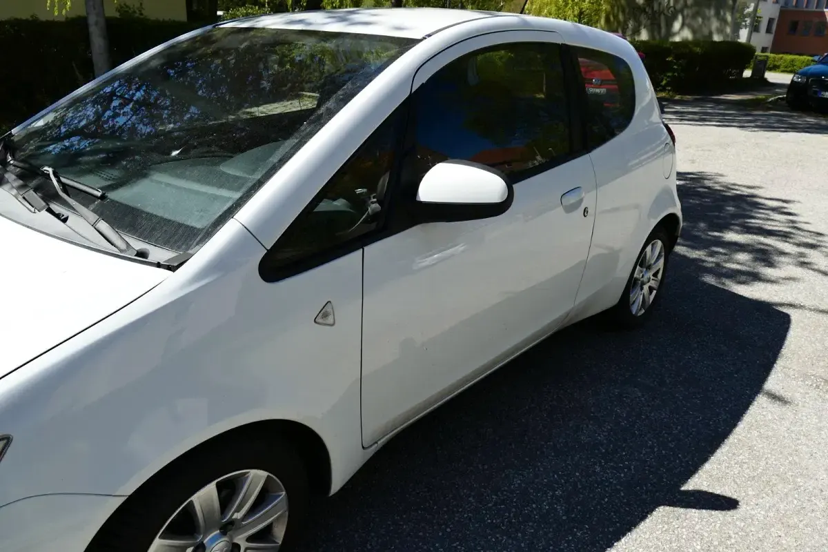 Gebraucht Mitsubishi Colt Edition 75 PS (55 kW) 2011 Weiß Kleinwagen