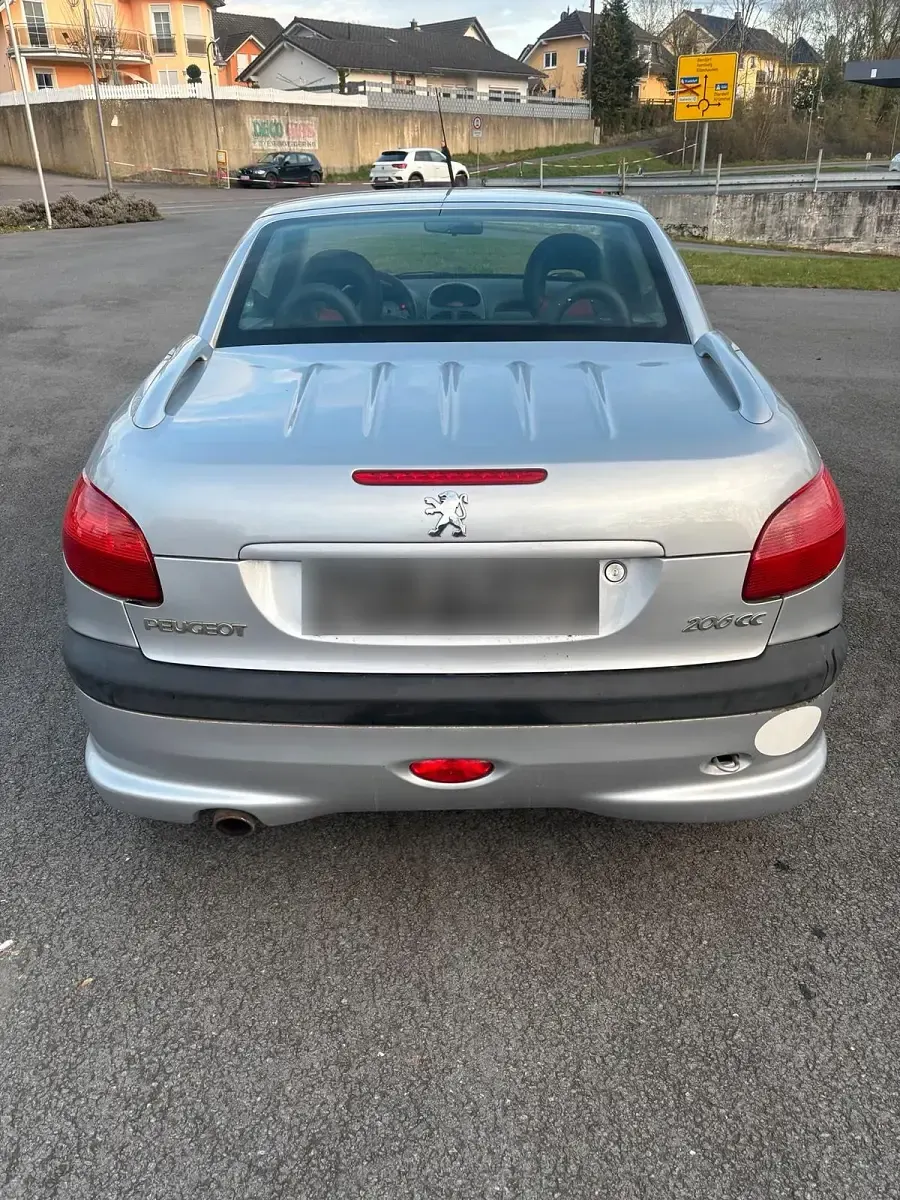 Gebraucht Peugeot 206 CC 136 PS (100 kW) 2001 Silber Cabrio