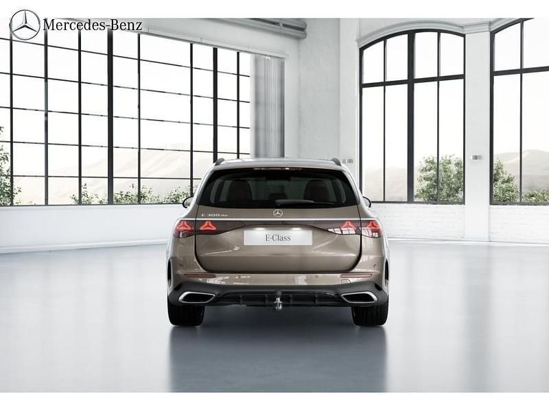 Gebraucht Mercedes E300 AMG 197 PS (144 kW) 2025 Metalliclack samtbraun Kombi