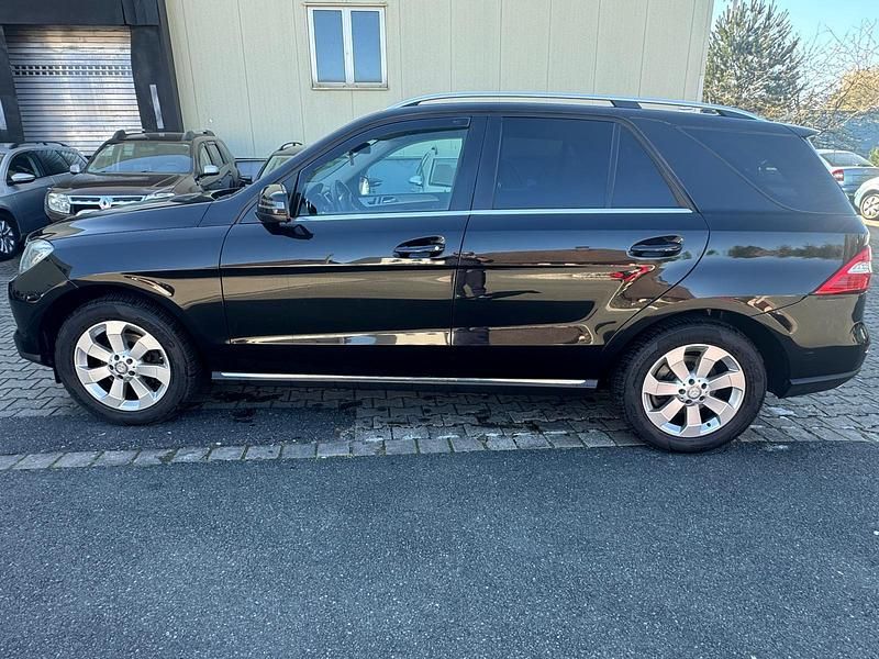 Gebraucht Mercedes ML350 260 PS (191 kW) 2014 Schwarz SUV
