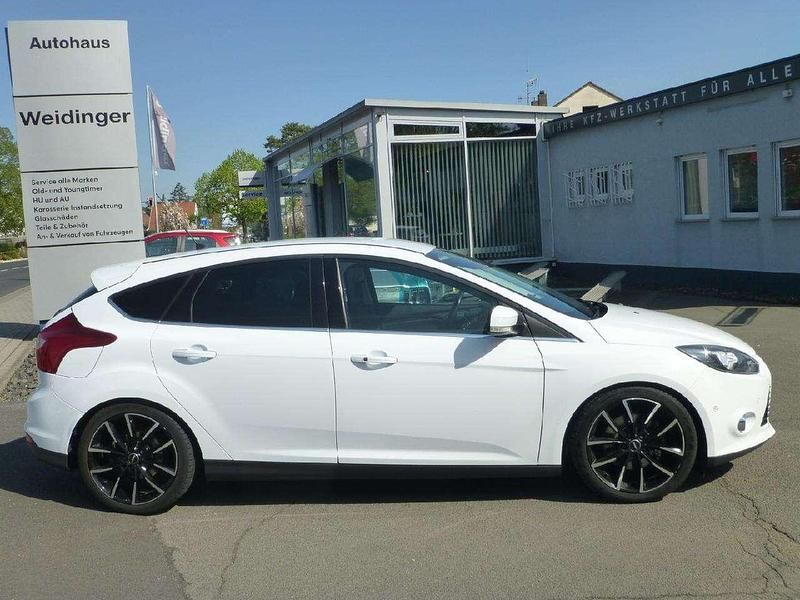 Usata Ford Focus Titanium 182 CV (133 kW) 2013 Bianco Berlina