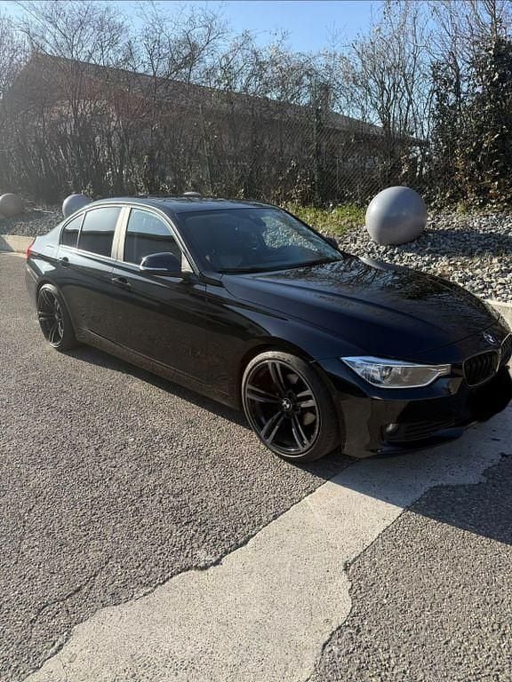 Gebraucht BMW 320 Efficient Dynamics 163 PS (119 kW) 2014 Schwarz Limousine