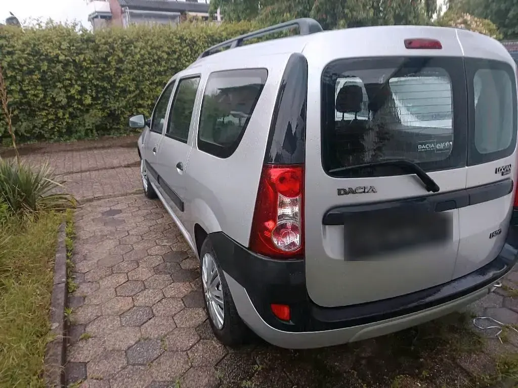 Gebraucht Dacia Logan 68 PS (50 kW) 2009 Silber Van / Kleinbus