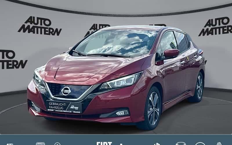 Rot Gebraucht 2021 Nissan Leaf N-Connecta Kleinwagen | 15.990 € (Fairer Preis) - Bild 1/4